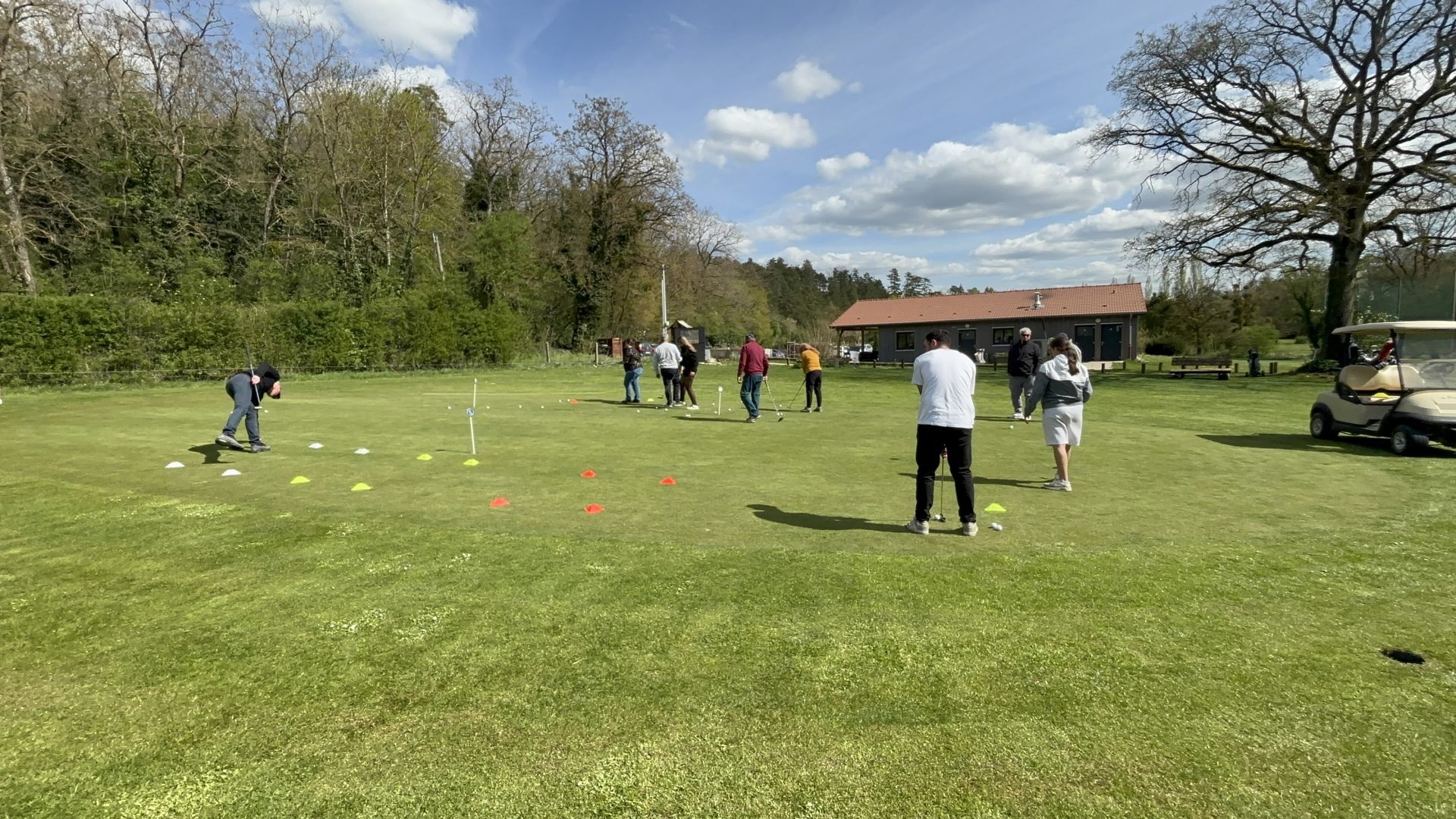 golf-toul-avrainville-zone-entrainement-initiation-club-house
